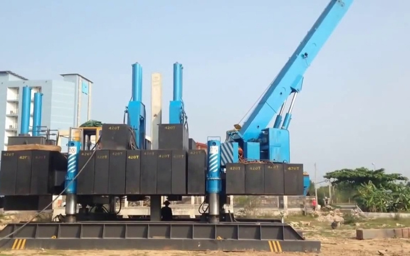 Ép robot - Dịch Vụ Ép Cọc Bê Tông